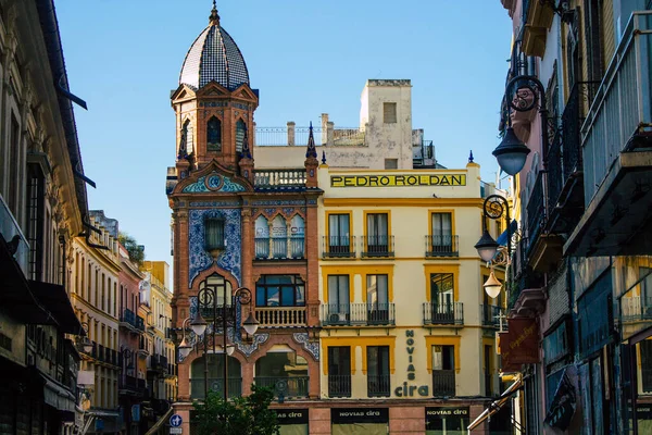 Sewilla Hiszpania Sierpnia 2021 Fasada Budynku Ulicach Sewilli Emblematycznego Miasta — Zdjęcie stockowe