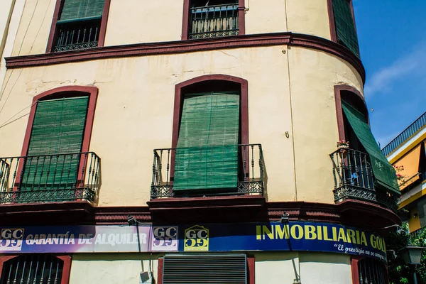 Sevilha Espanha Agosto 2021 Fachada Edifício Nas Ruas Sevilha Cidade — Fotografia de Stock