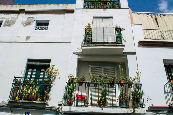 2021年8月10日西班牙塞维利亚 西班牙南部安达卢西亚地区首府 塞维利亚街道上一座建筑的正面 — 图库照片