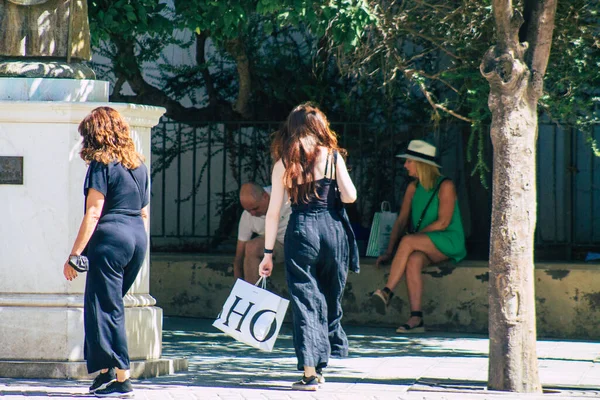 Sevilla Automatische Übersetzung Spanien August 2021 Touristen Die Während Des — Stockfoto