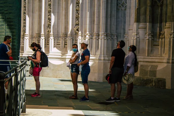 Sevilla España Agosto 2021 Turistas Haciendo Cola Catedral Sevilla Durante —  Fotos de Stock