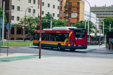 Sevilla İspanya 11 Ağustos 2021 Sevilla otobüsü Coronavirus salgını sırasında İspanya 'yı vurdu.
