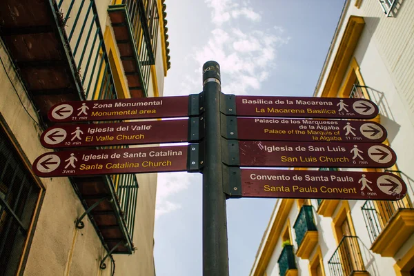 Sevilla Spanje Augustus 2021 Straatnaambord Verkeersbord Opgetrokken Aan Zijkant Van — Stockfoto