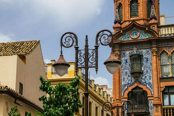 Sevilla Automatische Übersetzung August 2021 Straßenlaterne Den Straßen Von Sevilla — Stockfoto