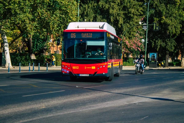 Іспанія Серпня 2021 Року Автобус Проїхав Вулицями Севільї Під Час — стокове фото