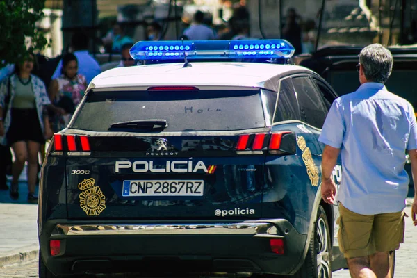 Sevilla Spanien Augusti 2021 Polisbil Patrullerar Gatorna Sevilla Utbrottet Coronavirus — Stockfoto