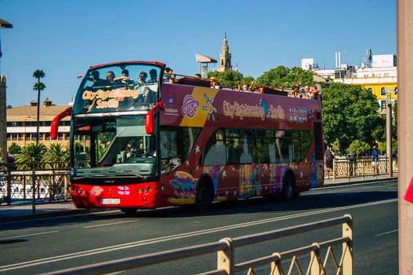 Sevilla España Agosto 2021 Autobús Turístico Que Circula Por Las — Foto de Stock