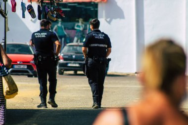Carmona İspanya 16 Ağustos 2021 Coronavirus salgını sırasında İspanya 'da Carmona pazarında devriye geziyor.