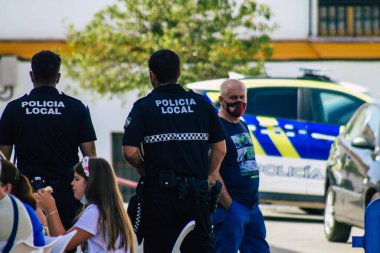 Carmona İspanya 16 Ağustos 2021 Coronavirus salgını sırasında İspanya 'da Carmona pazarında devriye geziyor.