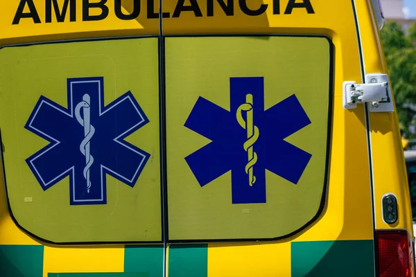Carmona Spanien Augusti 2021 Ambulans Kör Genom Gatorna Carmona Utbrottet — Stockfoto