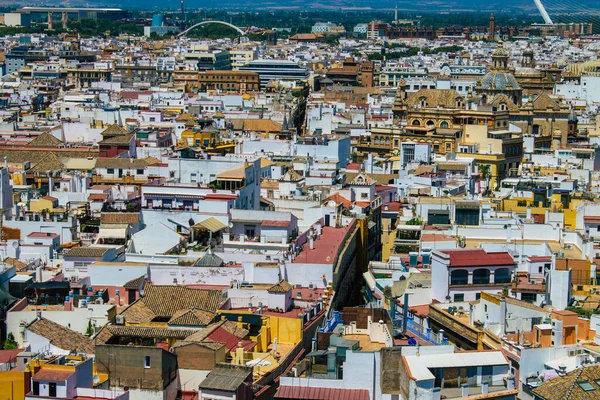 Seville İspanya 16 Ağustos 2021 Büyük Almohad Camii 'nin eski minaresi La Giralda' nın tepesinden Karmona Panoramik Manzarası