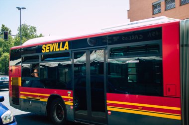 Sevilla İspanya 21 Ağustos 2021 Sevilla otobüsü Coronavirus salgını sırasında İspanya 'yı vurdu.