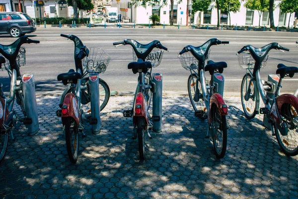 Sevilla España Agosto 2021 Bicicletas Accesibles Para Alquilar Por Cortos —  Fotos de Stock