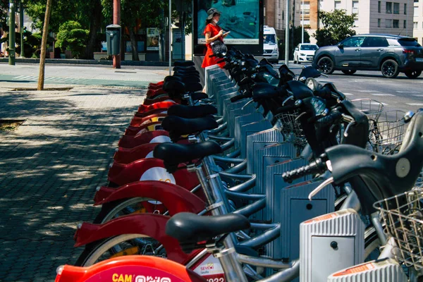 Sevilla España Agosto 2021 Bicicletas Accesibles Para Alquilar Por Cortos —  Fotos de Stock