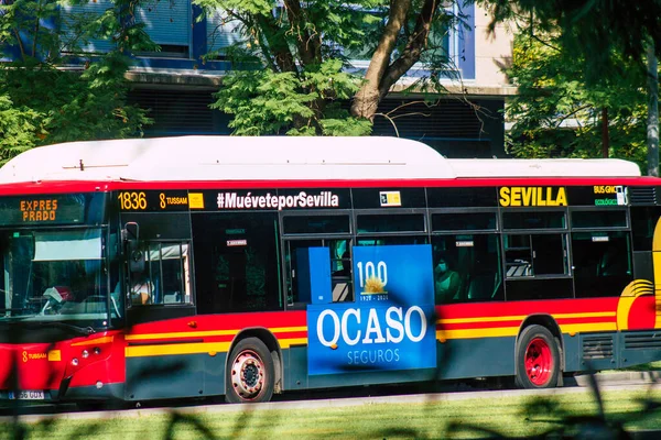 Севилья Испания Августа 2021 Года Автобус Проезжающий Улицам Севильи Время — стоковое фото