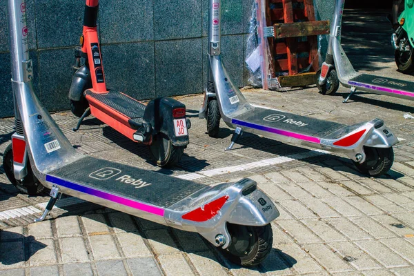 Sevilla Spanje Augustus 2021 Elektrische Scooter Huur Straten Van Sevilla — Stockfoto