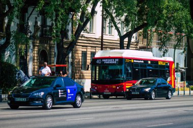 Sevilla İspanya 21 Ağustos 2021 Sevilla caddelerinde Coronavirus salgını sırasında İspanya 'ya maske takarak gitmek zorunludur.