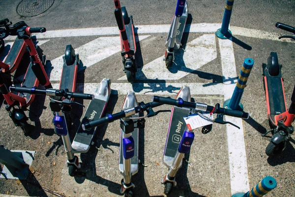 Sevilla España Agosto 2021 Alquiler Scooter Eléctrico Estacionado Las Calles —  Fotos de Stock