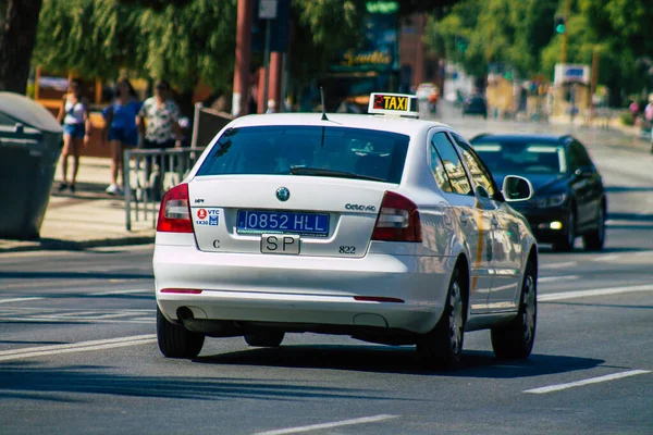 Seville Španělsko Srpen 2021 Taxi Projíždějící Ulicemi Sevilly Během Epidemie — Stock fotografie