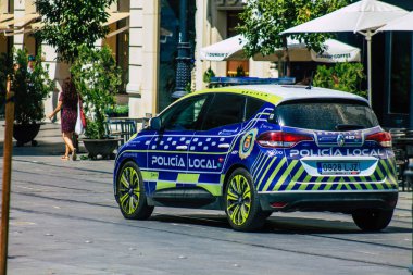 İspanya Koronavirüs salgını sırasında Sevilla sokaklarında devriye gezen 21 Ağustos 2021