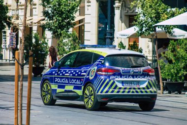 İspanya Koronavirüs salgını sırasında Sevilla sokaklarında devriye gezen 21 Ağustos 2021