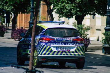 İspanya Koronavirüs salgını sırasında Sevilla sokaklarında devriye gezen 21 Ağustos 2021