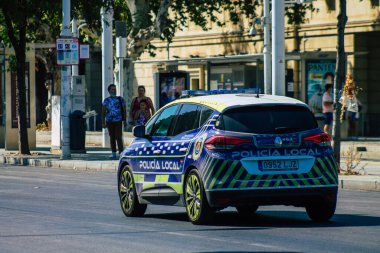 İspanya Koronavirüs salgını sırasında Sevilla sokaklarında devriye gezen 21 Ağustos 2021