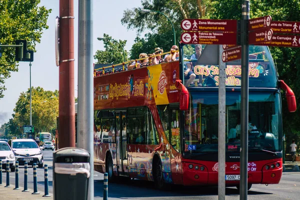 Sevilla España Agosto 2021 Autobús Turístico Que Circula Por Las — Foto de Stock