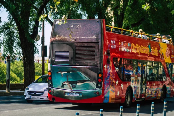 Sevilla Spanien Augusti 2021 Turistbuss Kör Genom Gatorna Sevilla Utbrottet — Stockfoto