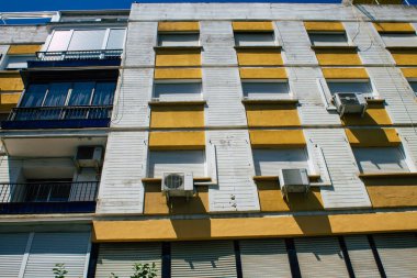 Seville İspanya 21 Ağustos 2021 Seville 'deki Triana Mahallesi' nde bulunan bina, İspanya 'nın güneyindeki Endülüs Bölgesi' nin sembolik şehri ve başkenti.