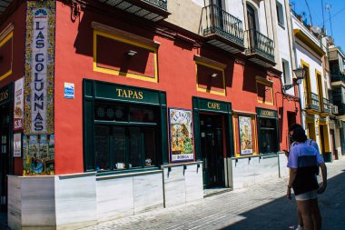 Seville İspanya 21 Ağustos 2021 Seville 'deki Triana Mahallesi' nde bulunan bina, İspanya 'nın güneyindeki Endülüs Bölgesi' nin sembolik şehri ve başkenti.