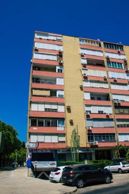 Seville İspanya 21 Ağustos 2021 Seville 'deki Triana Mahallesi' nde bulunan bina, İspanya 'nın güneyindeki Endülüs Bölgesi' nin sembolik şehri ve başkenti.