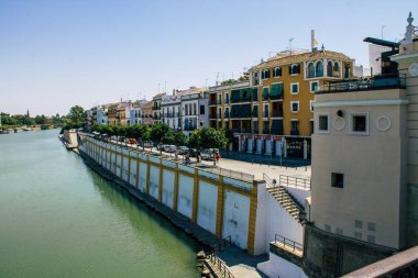 Seville İspanya 21 Ağustos 2021 Seville 'deki Triana Mahallesi' nde bulunan bina, İspanya 'nın güneyindeki Endülüs Bölgesi' nin sembolik şehri ve başkenti.
