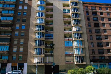 Seville İspanya 21 Ağustos 2021 İspanya 'nın güneyinde, sembolik şehir ve Endülüs Bölgesi' nin başkenti Sevilla şehrinde yer alan bina.