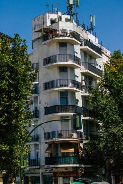 Seville İspanya 21 Ağustos 2021 İspanya 'nın güneyinde, sembolik şehir ve Endülüs Bölgesi' nin başkenti Sevilla şehrinde yer alan bina.