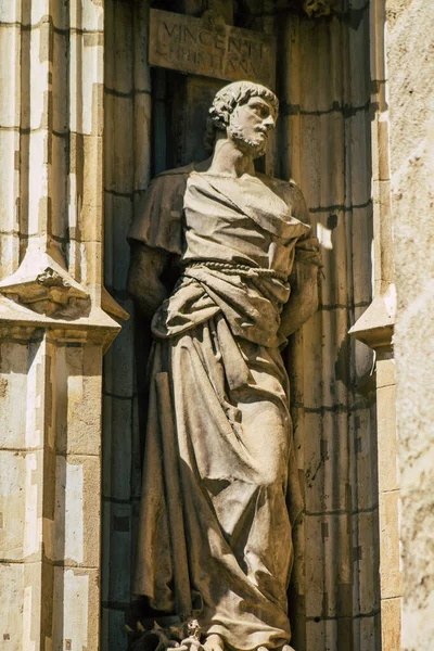 Sevilla España Agosto 2021 Estatua Fachada Catedral San Metropolitana Patriarcal —  Fotos de Stock