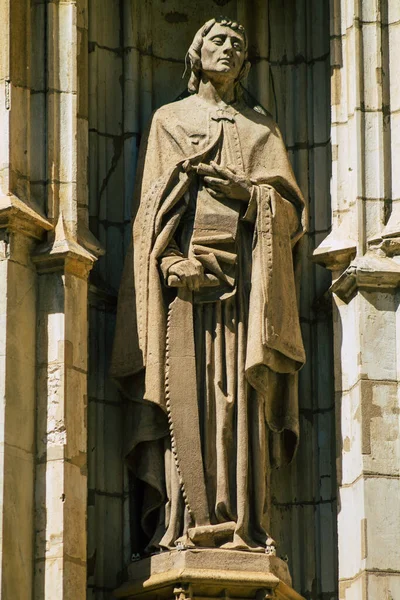 Sevilla España Agosto 2021 Estatua Fachada Catedral San Metropolitana Patriarcal — Foto de Stock