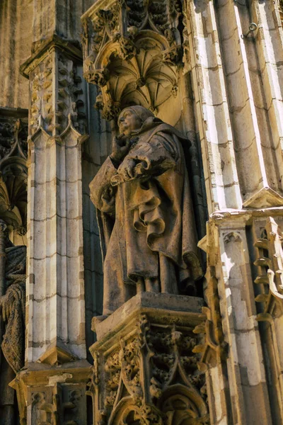 Σεβίλλη Ισπανία Αυγούστου 2021 Άγαλμα Στην Πρόσοψη Του Αγίου Μητροπολιτικού — Φωτογραφία Αρχείου