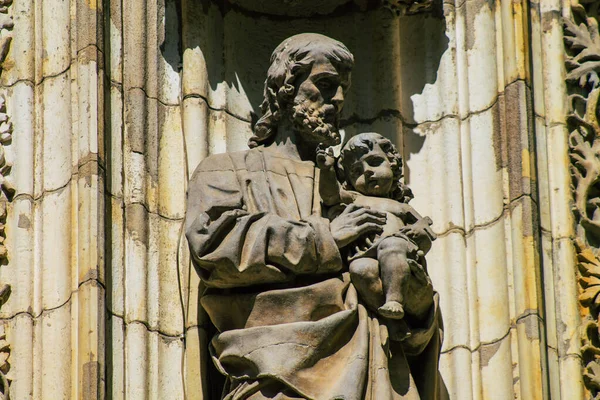 Séville Espagne Août 2021 Statue Sur Façade Cathédrale Saint Métropolite — Photo