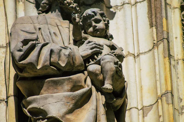 Sevilla España Agosto 2021 Estatua Fachada Catedral San Metropolitana Patriarcal — Foto de Stock