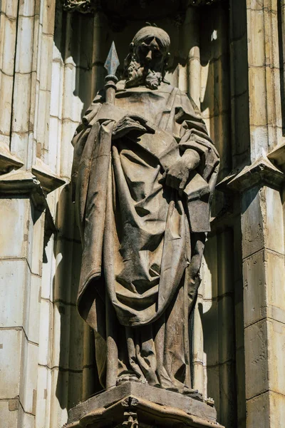 Sevilla España Agosto 2021 Estatua Fachada Catedral San Metropolitana Patriarcal — Foto de Stock