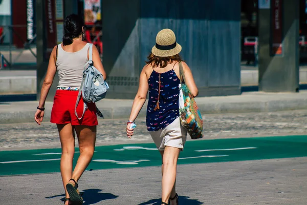 Sevilla Automatische Übersetzung Spanien August 2021 Touristen Die Während Des — Stockfoto