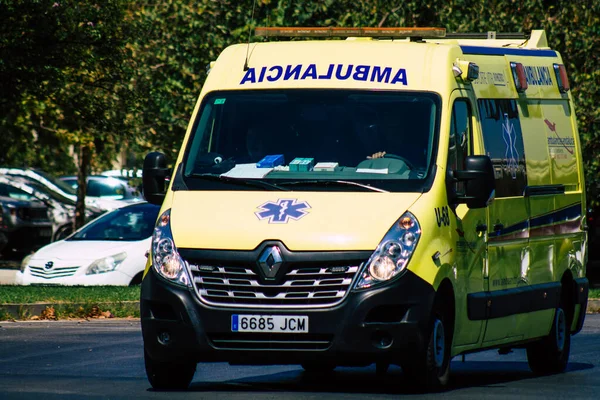 Siviglia Spagna Agosto 2021 Ambulanza Guida Strade Siviglia Durante Epidemia — Foto Stock
