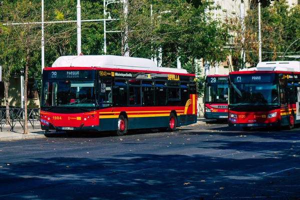 Севилья Испания Августа 2021 Автобус Проезжающий Улицам Севильи Время Вспышки — стоковое фото