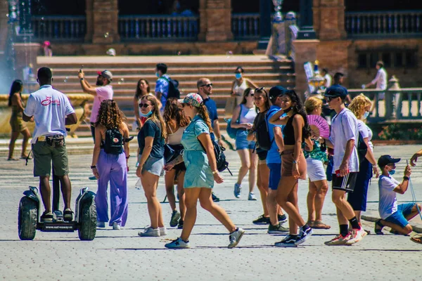Севилья Испания Августа 2021 Года Туристы Посещают Парк Марии Луизы — стоковое фото