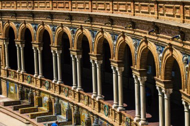 Seville İspanya 28 Ağustos 2021 İspanya Plaza, Endülüs Bölgesi 'nin başkenti ve sembolik bir şehir olan Seville' deki Maria Luisa parkında yer alan bir mimari komplekstir.