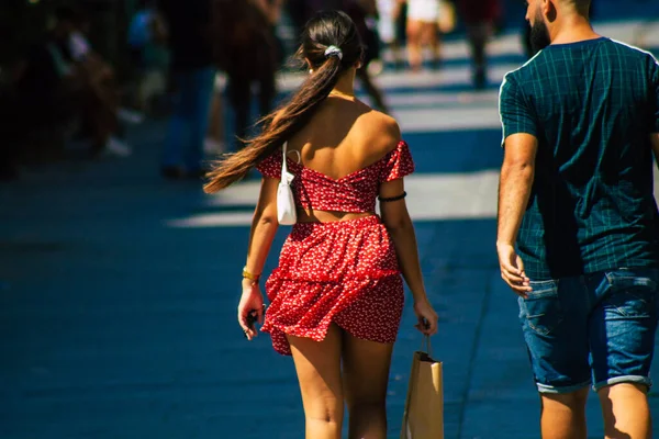 Sevilla Španělsko Srpna 2021 Procházka Chodci Ulicích Sevilly Během Epidemie — Stock fotografie