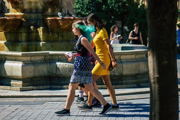 Sevilla Španělsko Srpna 2021 Procházka Chodci Ulicích Sevilly Během Epidemie — Stock fotografie