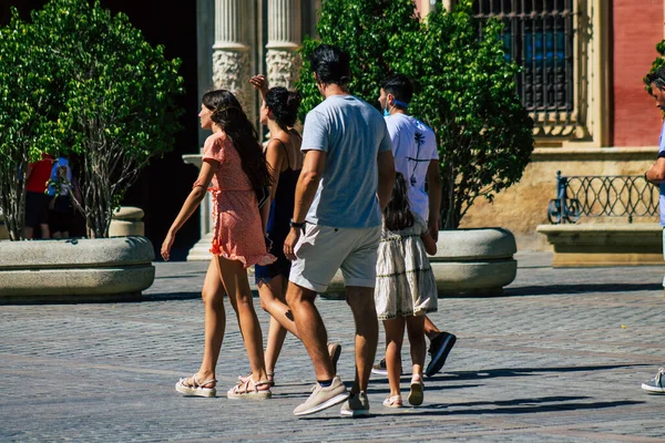 Sevilla Automatische Übersetzung Spanien August 2021 Fußgänger Den Straßen Von — Stockfoto