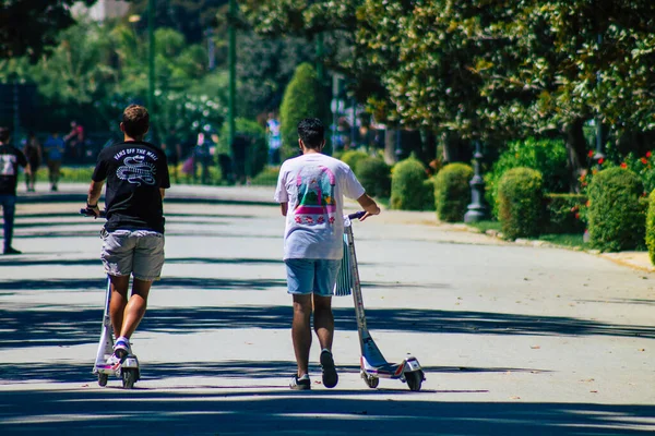 Séville Espagne Août 2021 Personnes Roulant Avec Scooter Électrique Dans — Photo